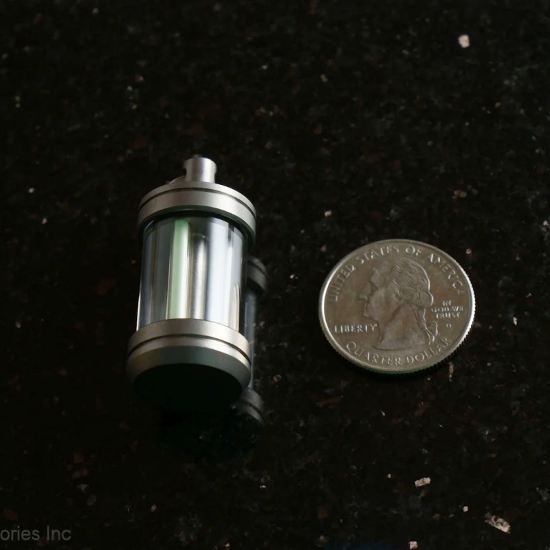 Светящийся брелок из титановог – обзор и цена Tritium Gas Tube